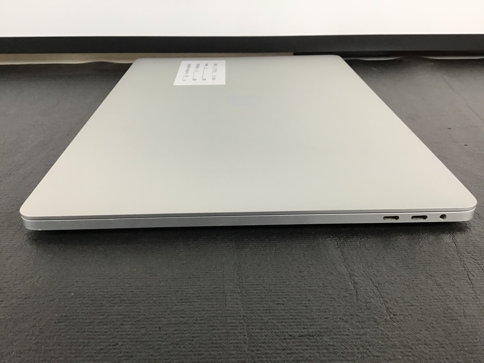 Apple MacBook Pro 16″ A2141 i7-9750H 2.6GHz 16GB RAM 500B NVMe 80% Battery ~