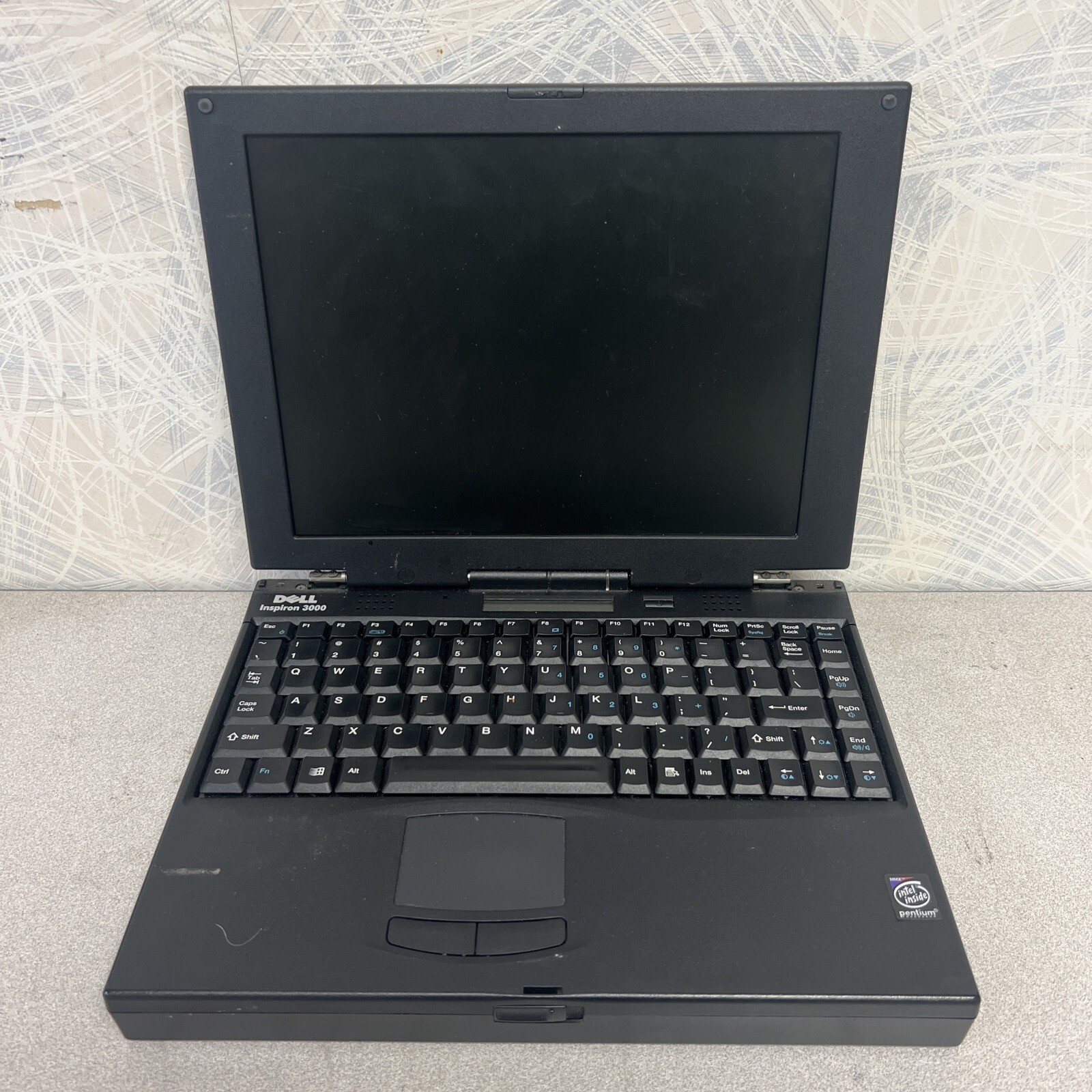 Dell Inspiron 3000 Laptop – Pentium – 256MB RAM – NO HDD – BAD BATT – READ