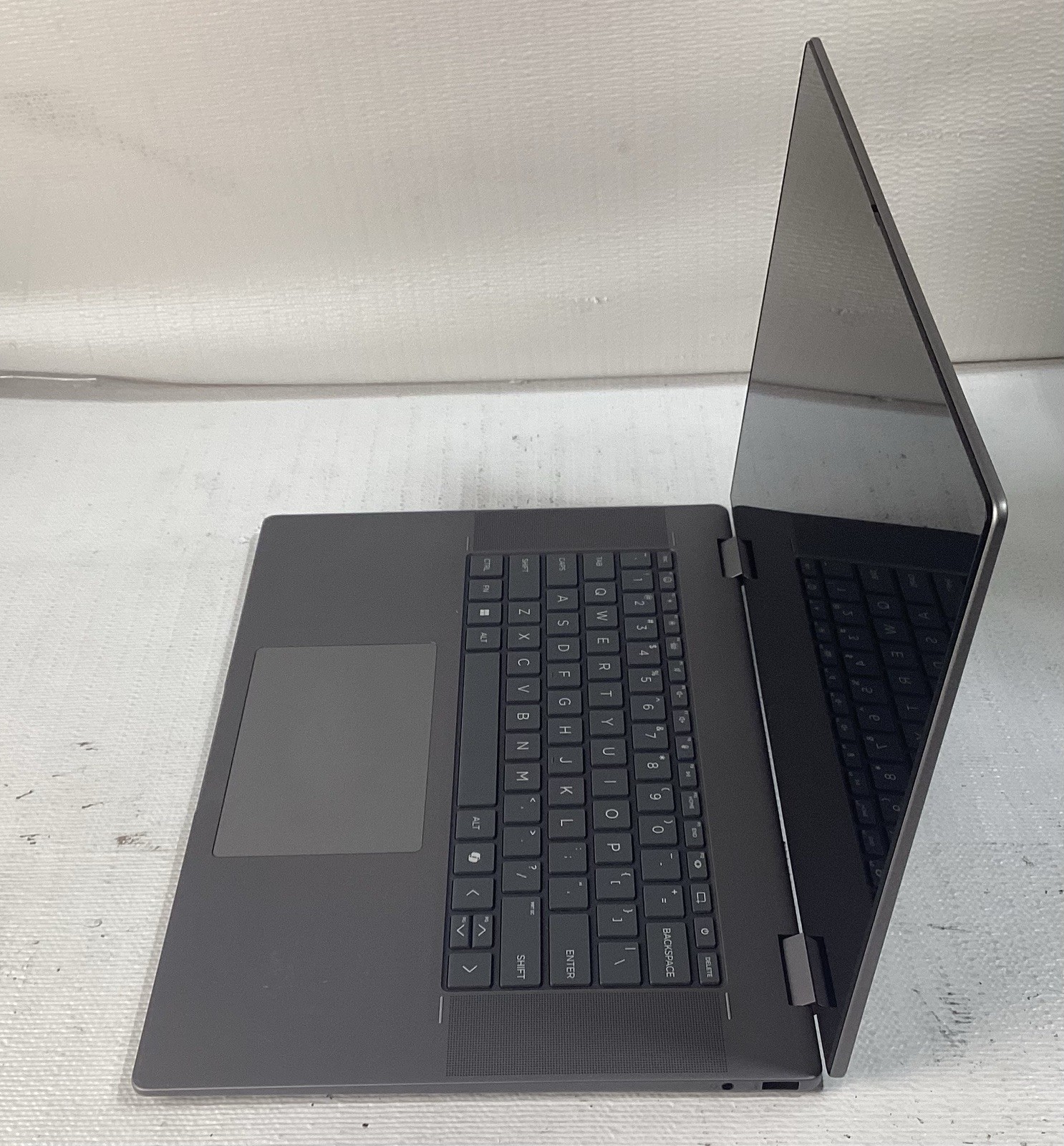 HP Envy x360 16” 2-in-1 Touch Ryzen 5 8640HS 8GB RAM 512GB SSD