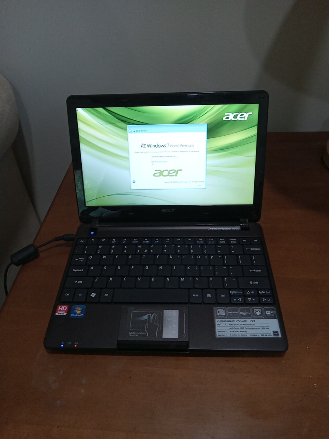 Acer Aspire One 722 11″ 12″ Notebook Laptop AMD C60 CPU 2 GB DDR3 / 320GB WIN 7