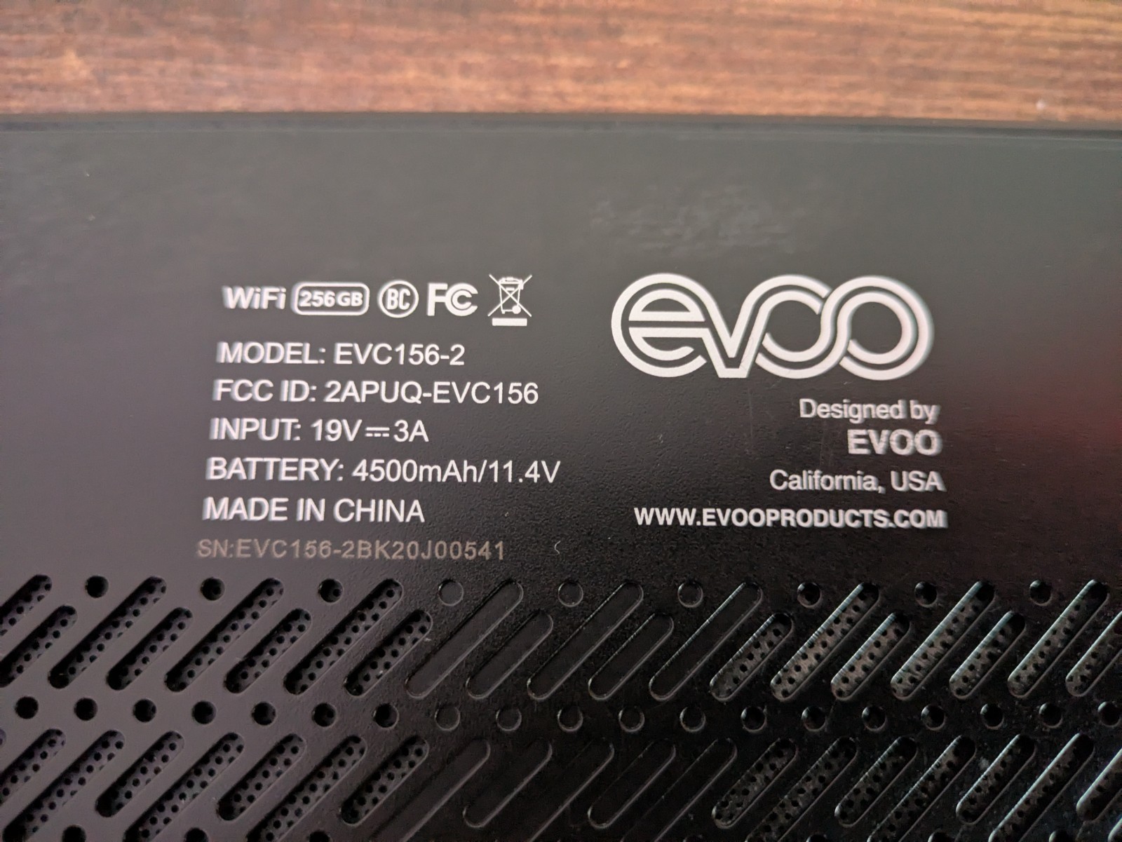 evoo evc156-2 Laptop Intel Core i7-7560U processor, 8GB of RAM, and a 256GB SSD