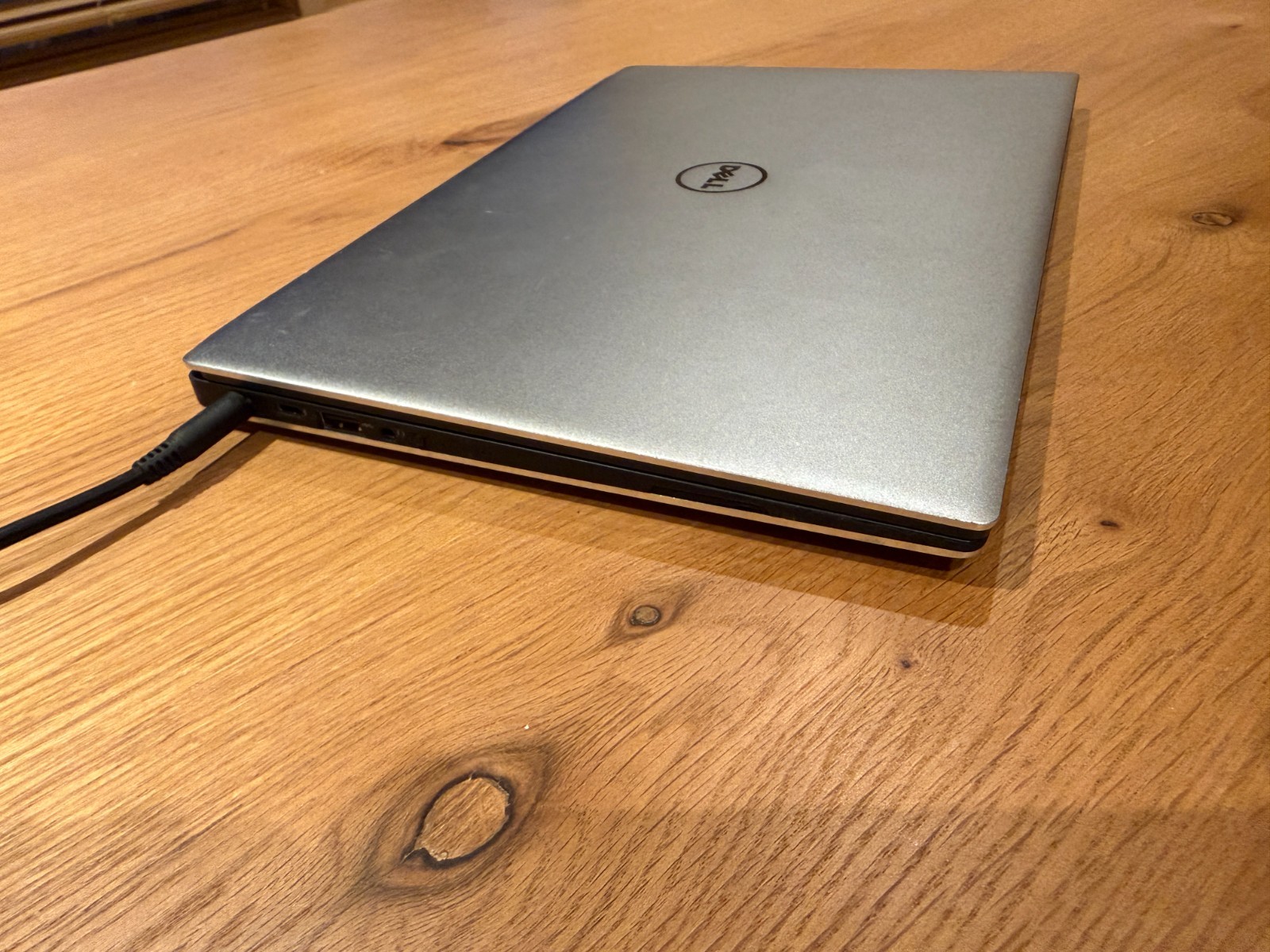 Dell XPS 13 9350 13″ Laptop Intel i7-6600U 233GB SSD