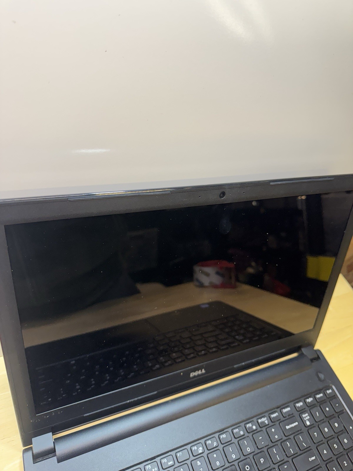 Dell laptop with a 7th Gen Intel Core i3 processor Untested (no Power Supply)