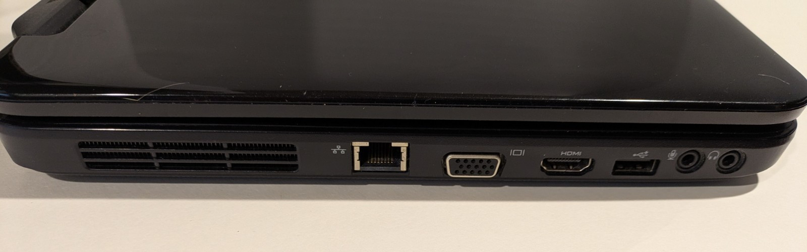 DELL Inspiron N5040 i3 2.53GHz 4GB RAM 120GB SSD Linux Mint Cinnamon OS