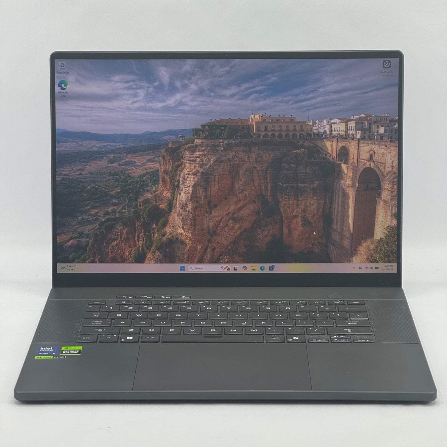 Asus ROG Zephyrus G16 GU605 Core Ultra 9 285H 2.9GHz 16GB RAM 1TB SSD RTX 5070