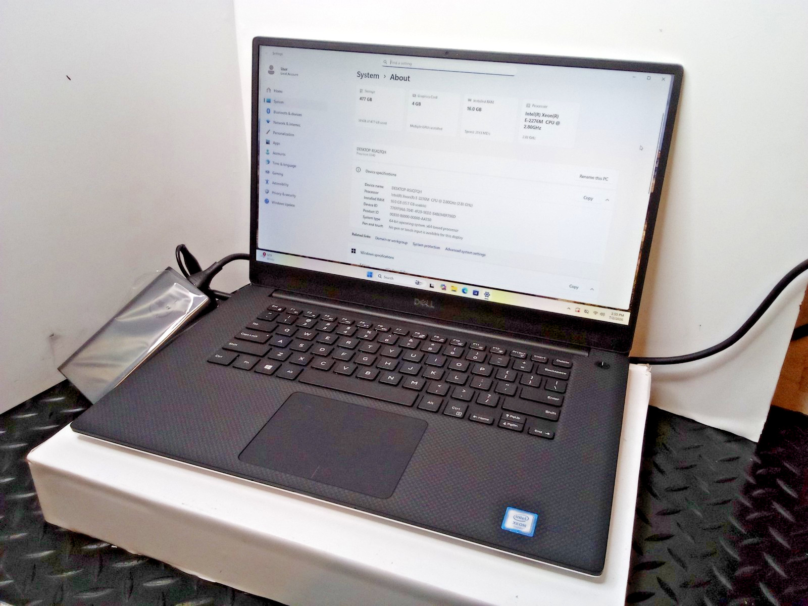 Dell Precision 5540 Intel XEON E-2276M 2.80GHz 16G Ram, 512 SSD Win 11. READ