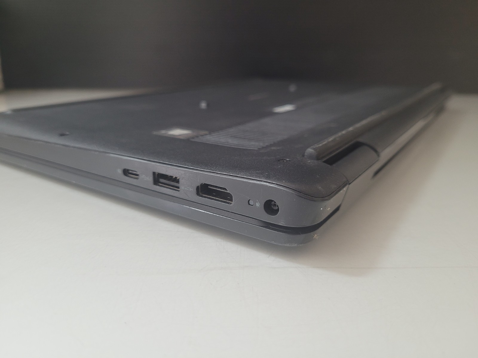 Dell Latitude 3520 Core 15-1135G7 2.4Ghz 16GB 256GB SSD 15.6″ Laptop Win 11 Pro