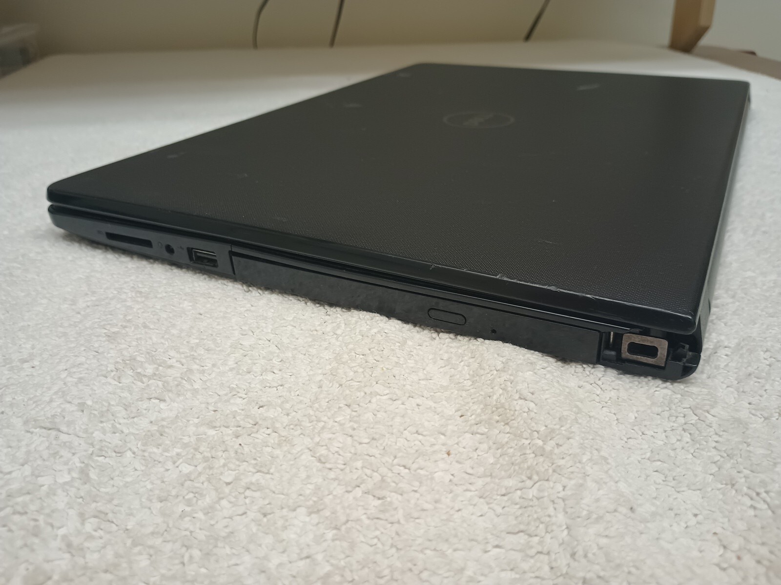 Dell Inspiron 15-3565 AMD A6-9200 R4 5 Cores (2C+3G) @ 2.0 GHz (No HDD No Ram)