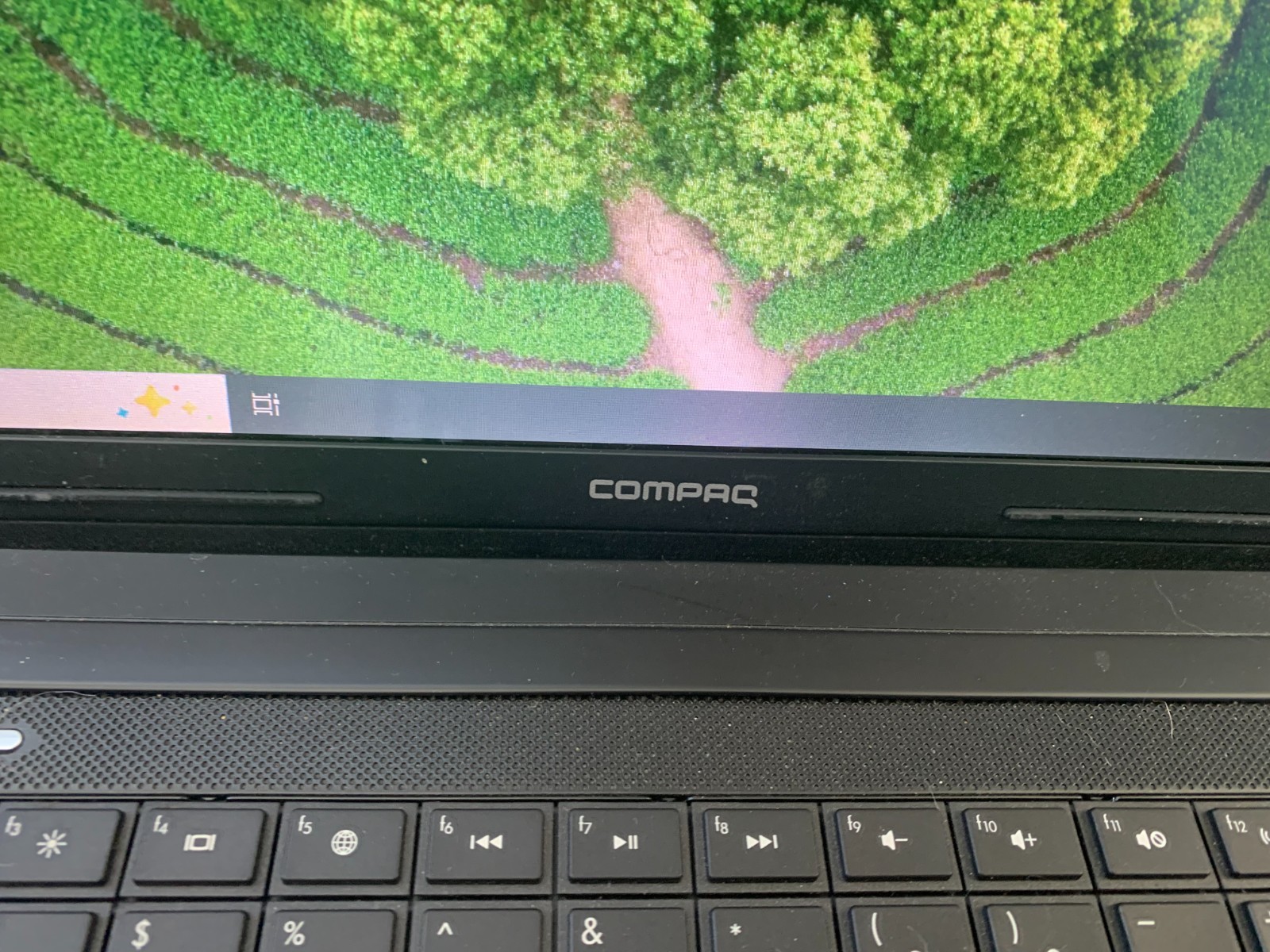 Compaq Presario CQ57 15.6″ AMD C-50 1.00Ghz 2GB RAM 120GB HDD Win 10 Pro