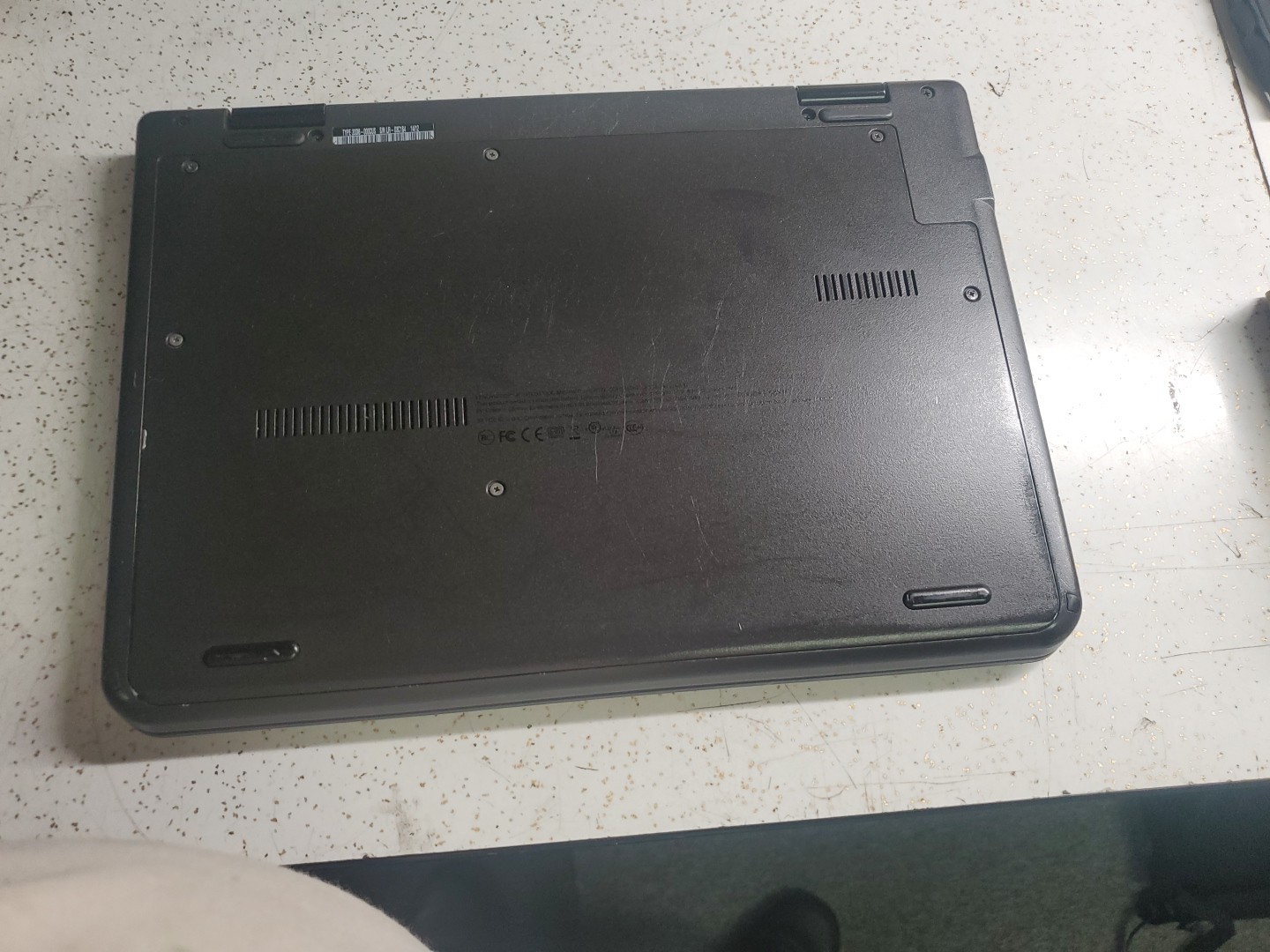 Lenovo ThinkPad Yoga 11e Chromebook Touchscreen Tablet mode Celeron 1.83GHz HDMI
