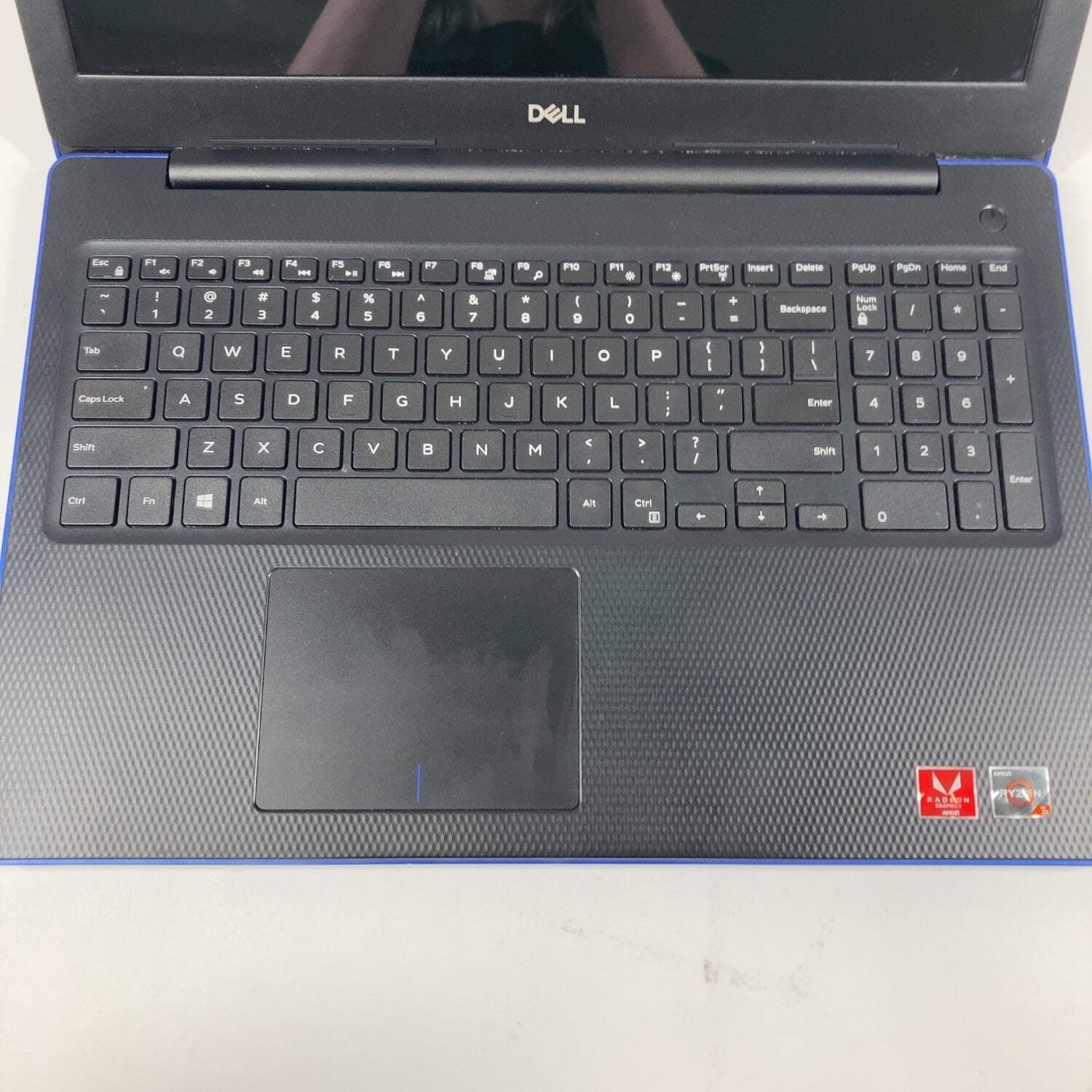 Broken Dell Inspiron 3585 15.6″ Ryzen 3 2200U 2.5GHz 8GB RAM 256GB SSD READ