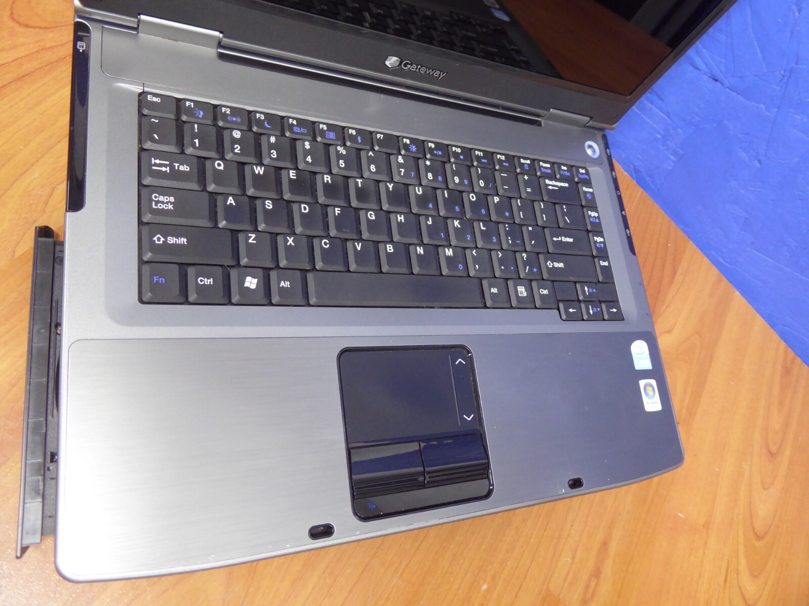 GATEWAY MT6707 MA7 15.4″ LAPTOP INTEL T2060 1.6GHz 2GB 120GB- NO O/S LOADED