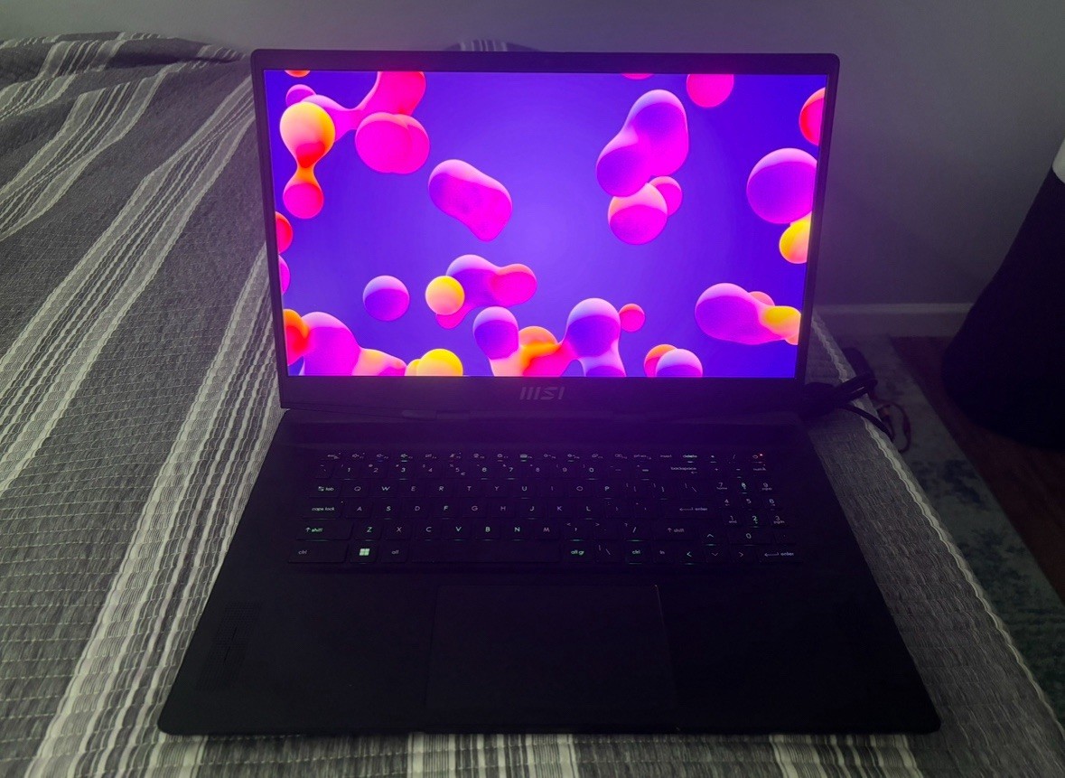 MSI Stealth 17 Studio A13V/A13VI-012US Gaming Notebook 17.3″