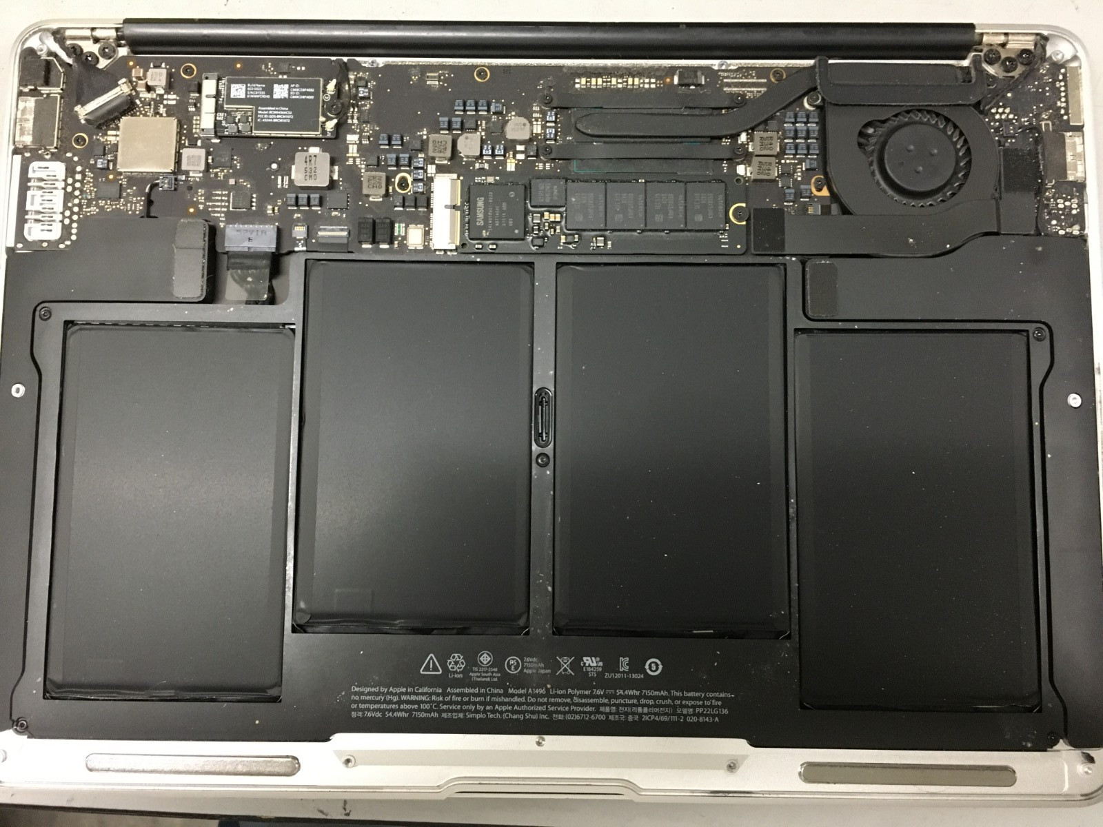 Apple MacBook Air 2015 A1466 13″ i7-5650U 4GB RAM 256GB SSD *Read* | C1066