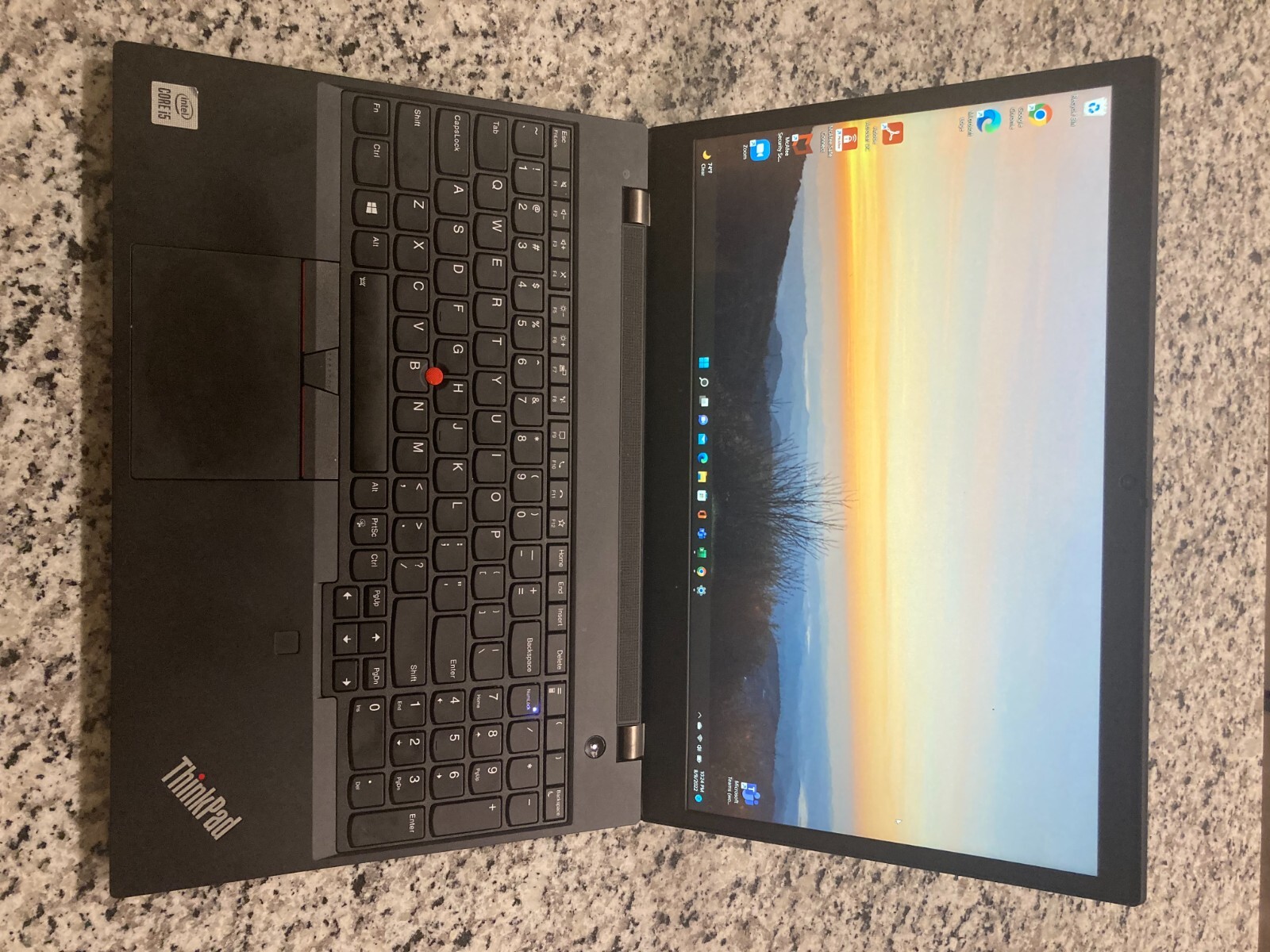 Black lenovo thinkpad p15v (15″)