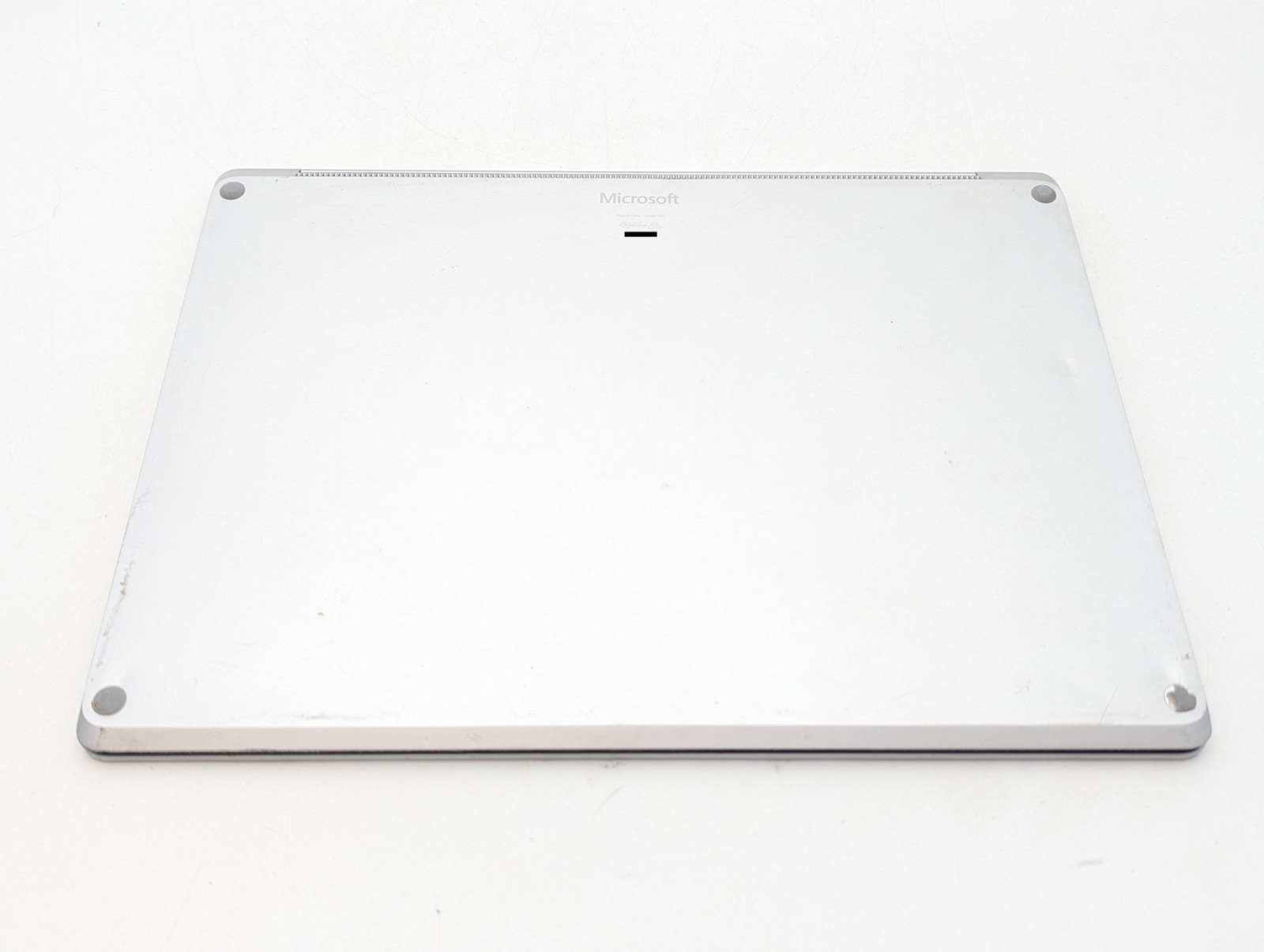 Microsoft Surface Laptop 2 13.5″ i7-8650U 16GB RAM 512GB SSD Windows 11 Home
