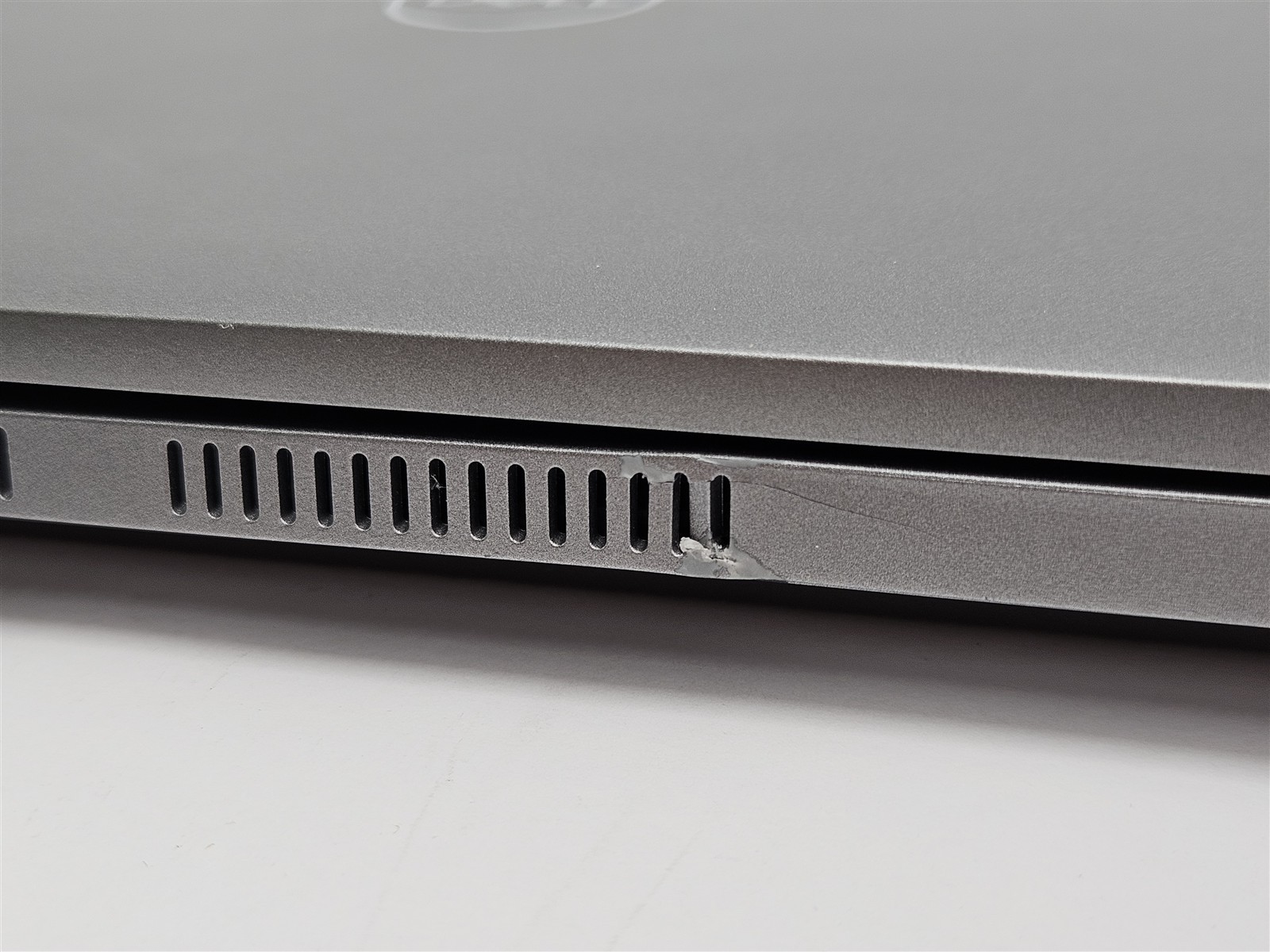 Dell 14″ Latitude 5421 Intel Core i7-11850H 16GB 256GB SSD Business Laptop Gray