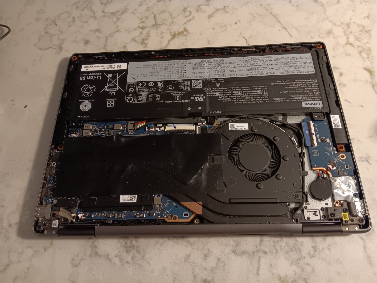 Lenovo Yoga 7 2-in-1 14IML9 14″ Ultra 5 125U 16GB No Power For Parts Or Repairs