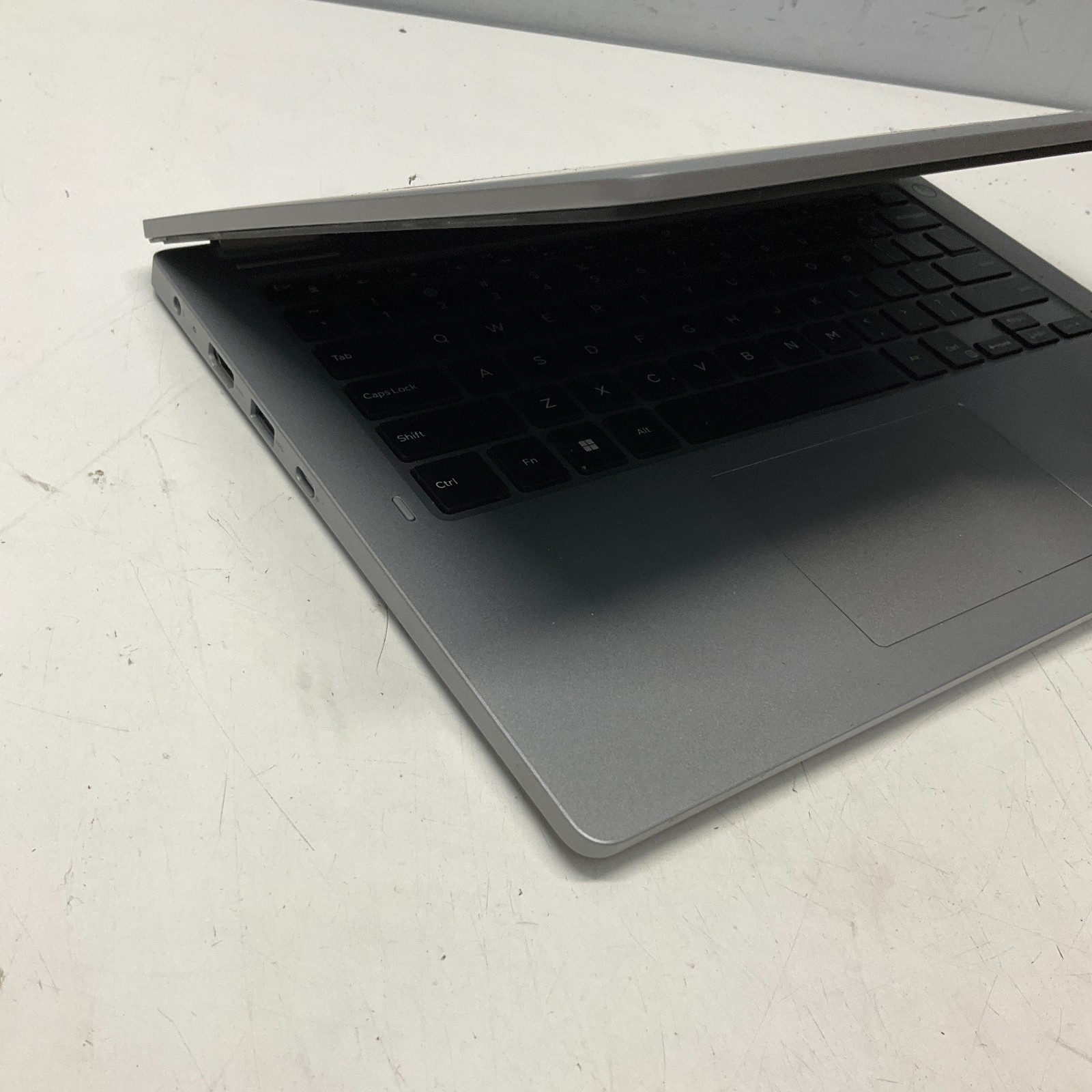 Dell Latitude 3310 2-in-1 Intel i5-8265U 1.60GHz 4GB RAM 480GB SSD Windows 11