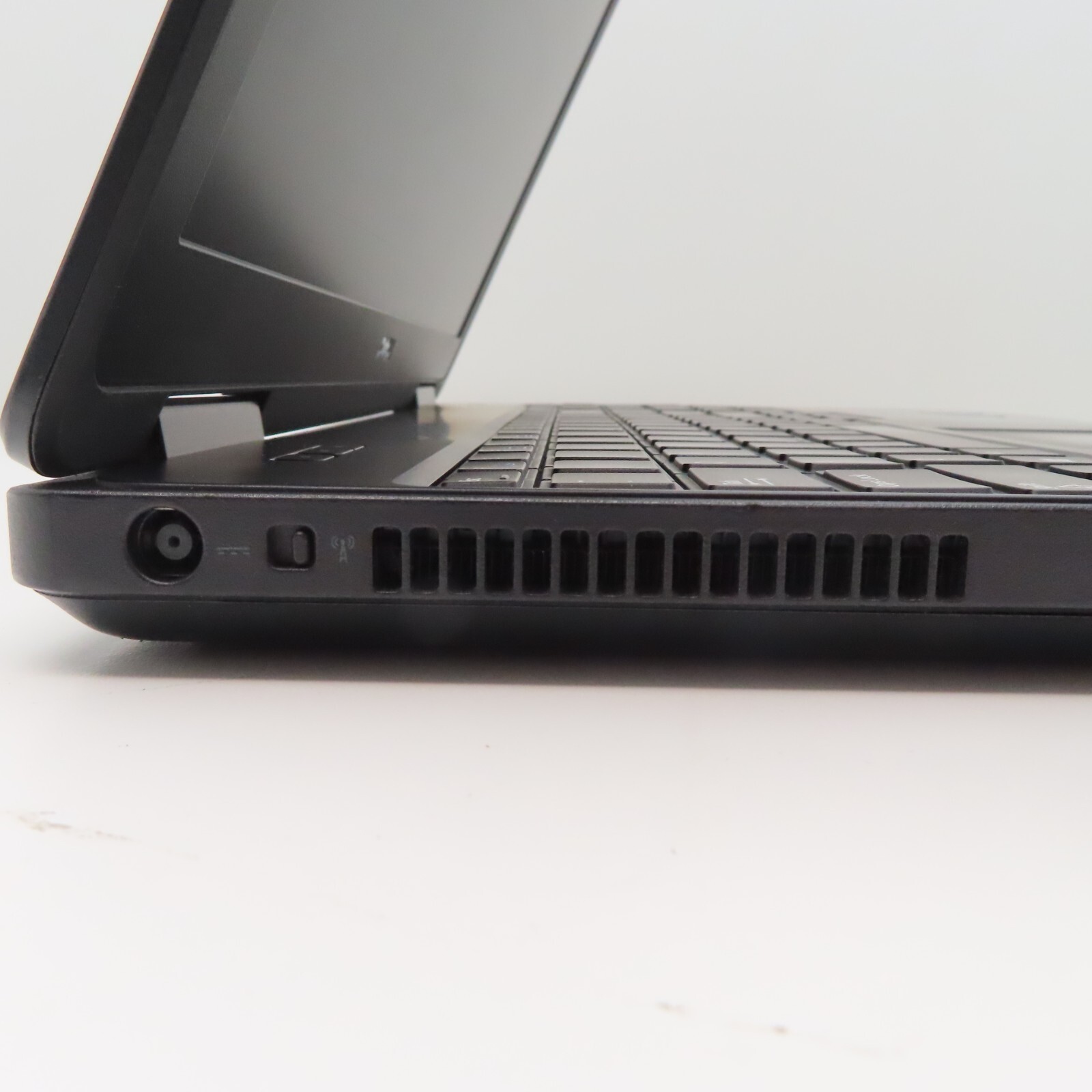 Dell Latitude E5540 Laptop Intel Core i3 1.70GHz 2 Cores 4GB DDR3L SDRAM
