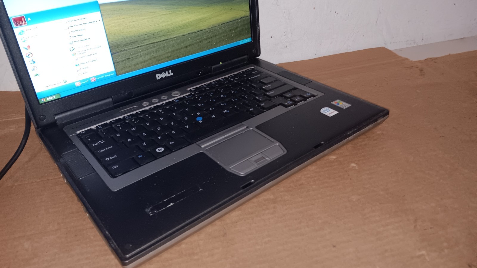 Vintage Dell Latitude D830 D820 Retro XP Gaming Laptop Windows XP pro 4GB Ram