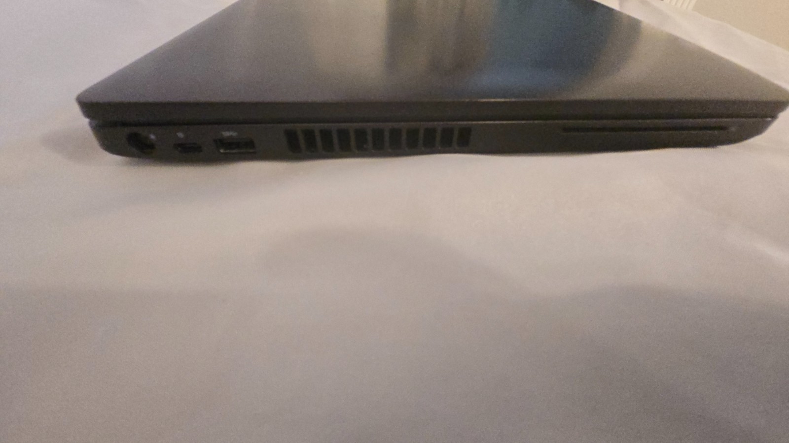 Dell Latitude 5500 i5-8365U 8GB RAM 512GB SSD 15.6″ Windows Laptop Wi-Fi
