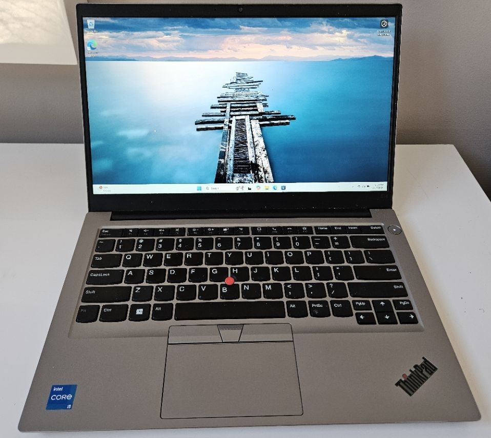 ThinkPad E14 Gen 4 14-inch i5-1235u 16GB RAM 256Gb NVME Win 11 Pro