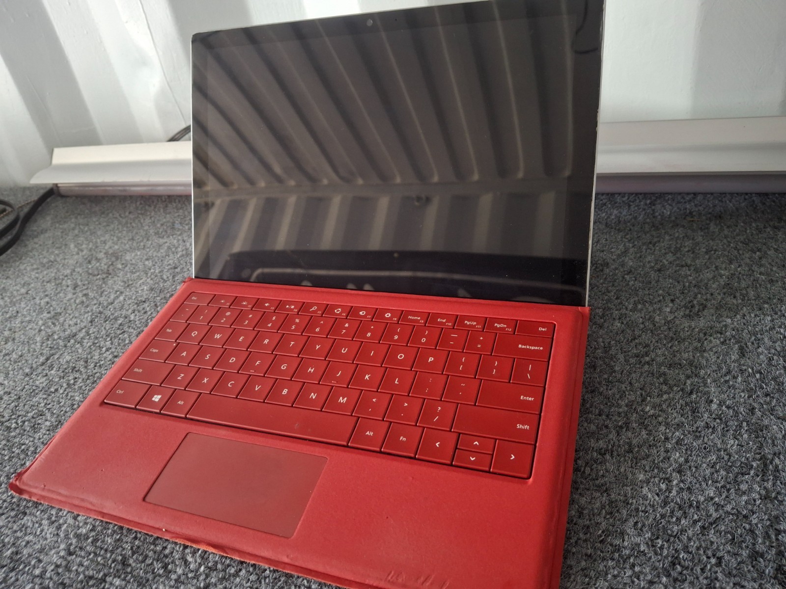 Microsoft Surface Pro 4 1724 256GB BAD BATTERY! Red keyboard