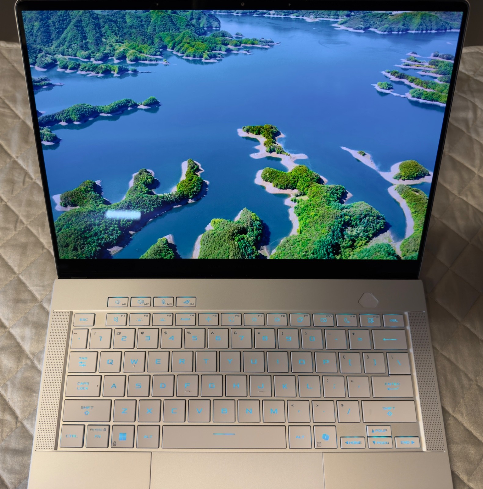 ASUS ROG Zephyrus G14 (2025) Ryzen AI 9 HX370 + NVIDIA 5080 + 32GB RAM + 2TB M.2