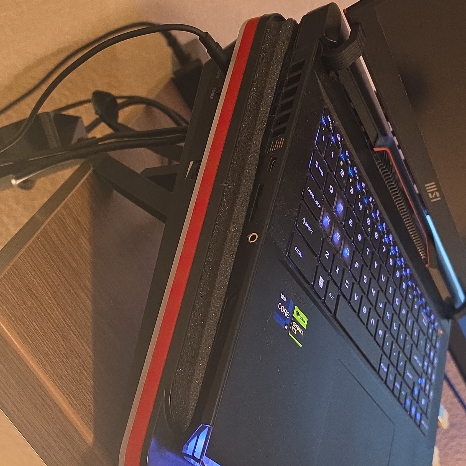 MSI Raider GE78 HX 13V i9-13950HX 64GB DDR5 2TB SSD RTX 4080 17″ QHD