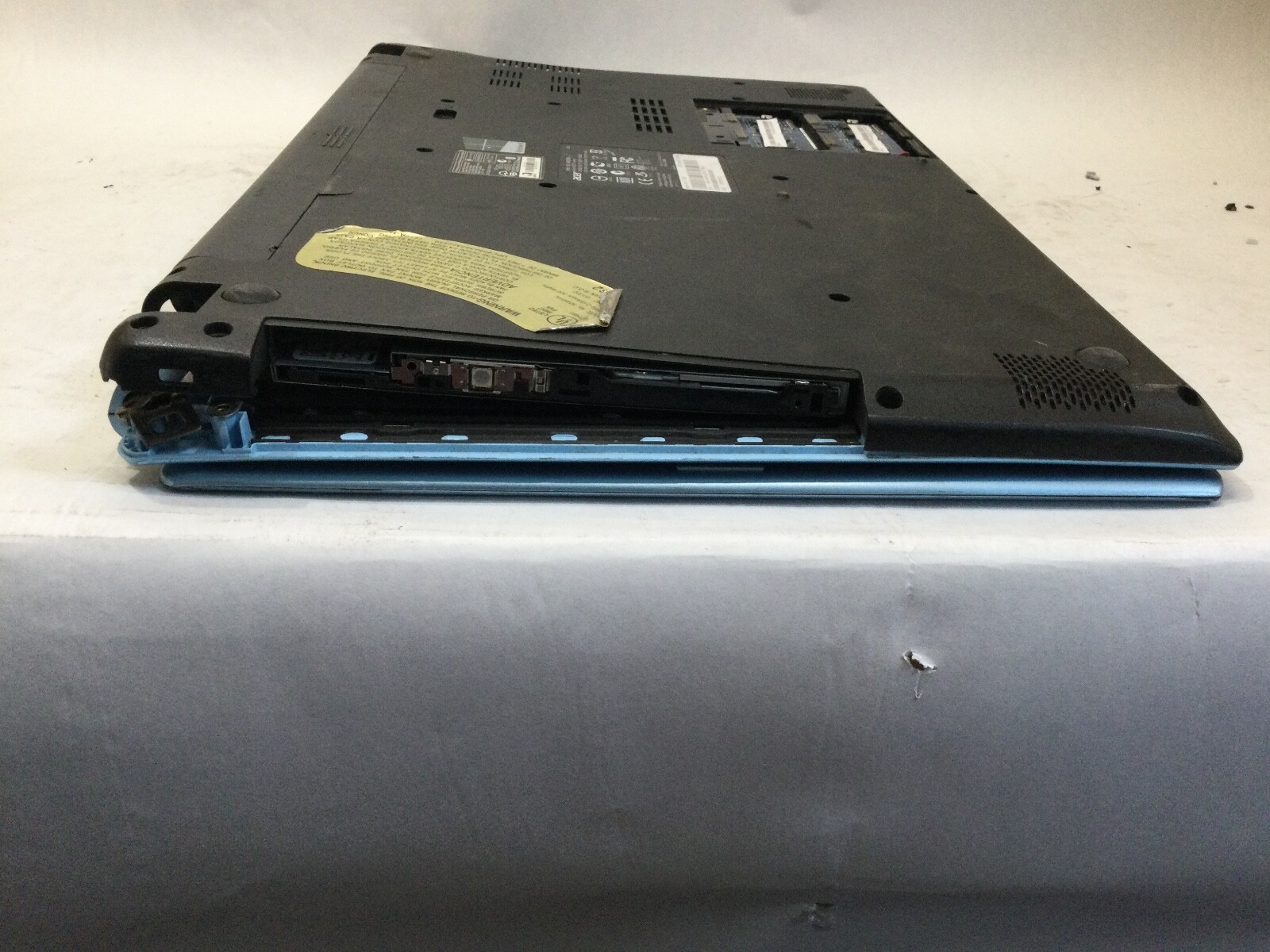 ACER ASPIRE – V5-571 – INTEL I3 – 8GB RAM – FOR PARTS – READ DESCRIPTION – BB!!!