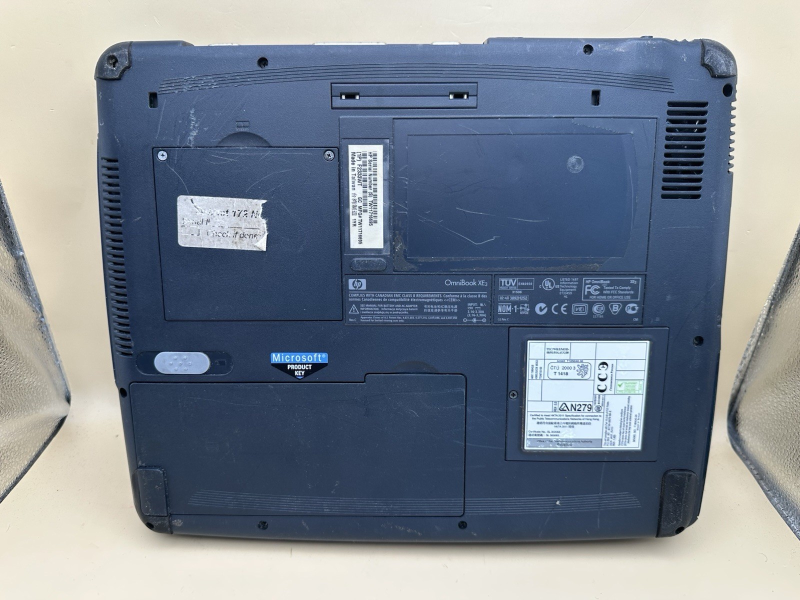 HP OmniBook XE3 Laptop Windows 10 DVD Tested w/ Charger Battery Does Not Hold