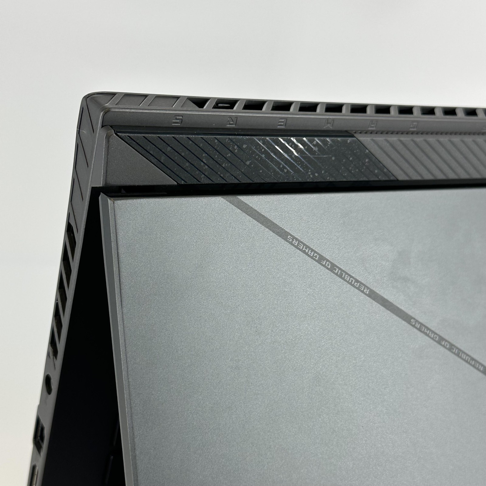 Asus ROG Strix G18 G814 18 240Hz QHD+ 2.2 GHz i9-13980HX 32GB 1TB SSD RTX 4080