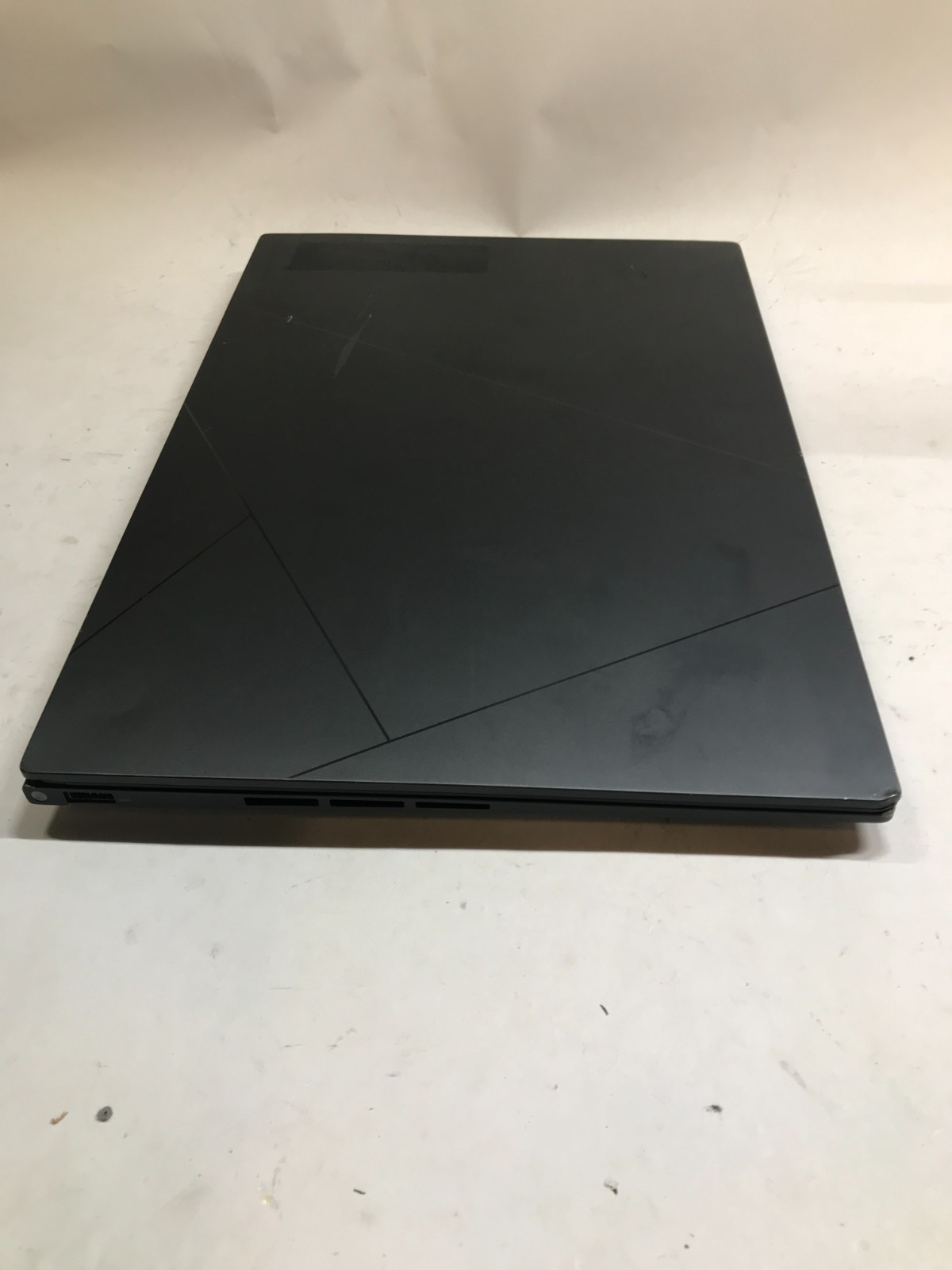 Asus Zenbook 14X Oled Q410V 14″ Intel EVO i7 8GB RAM NO SSD/OS For Parts READ