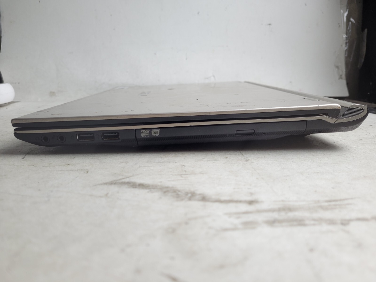 Asus U56E w/i5-2450M, 6GB RAM, 15.6″ Laptop for Parts #1372