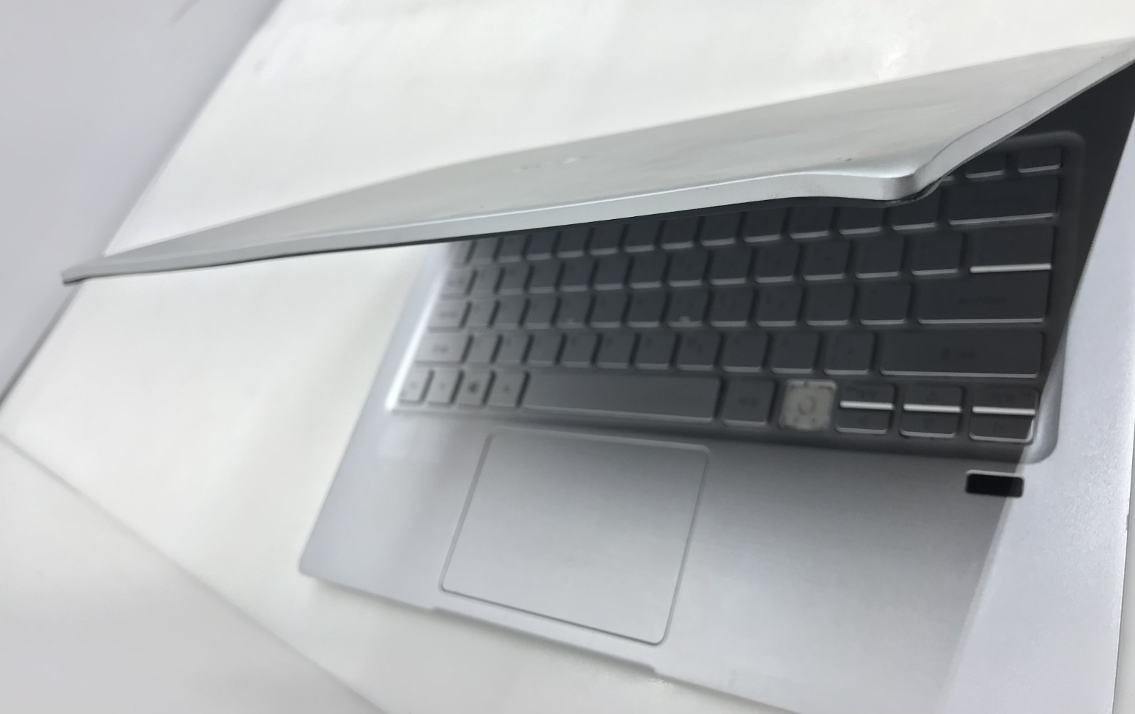 ACER SWIFT SF314-42 AMD RYZEN 7 4700U@2GHz 8GB RAM NO OS/SSD *FOR PARTS/REPAIRS