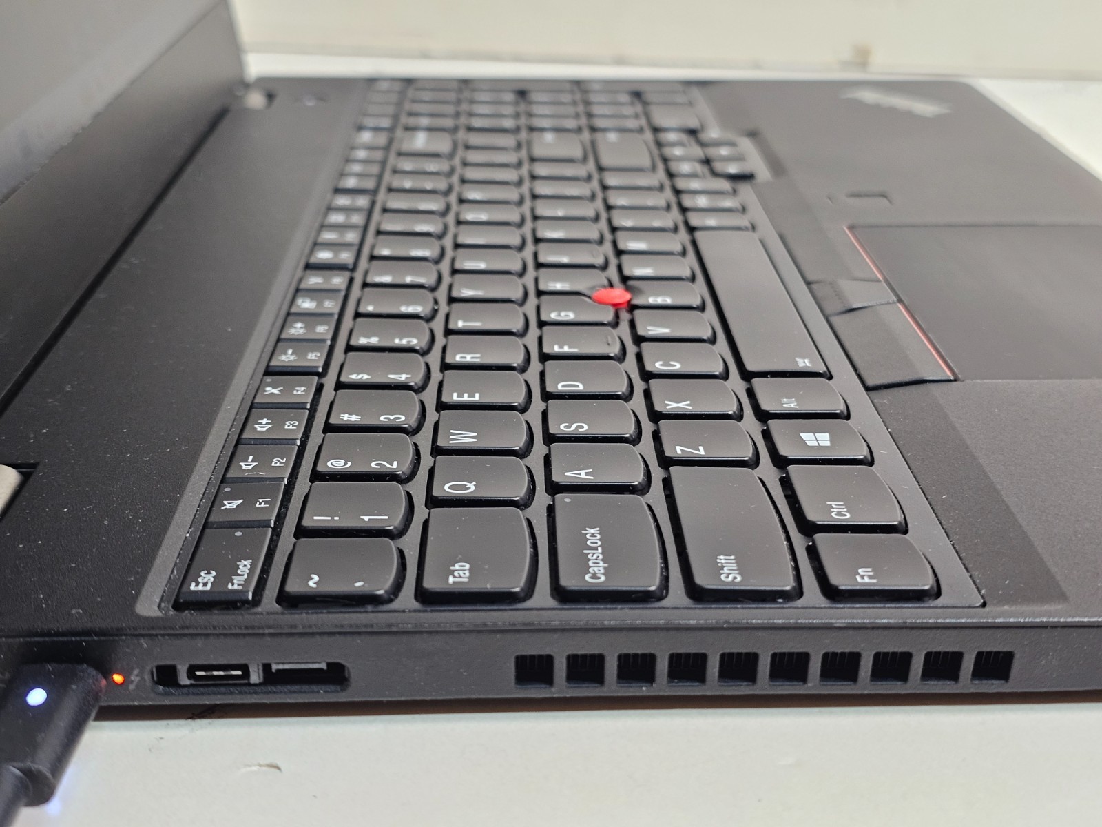 Lenovo ThinkPad T580 Laptop – 1.7 GHz i5 16GB 256GB Cam 15.6″ Touchscreen – SP1