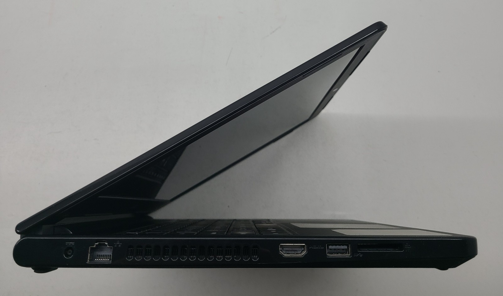 Dell Inspiron 5558 15.6″ Laptop Intel i3-5015U 6GB Ram NO HD/OS Bad Screen (FL)