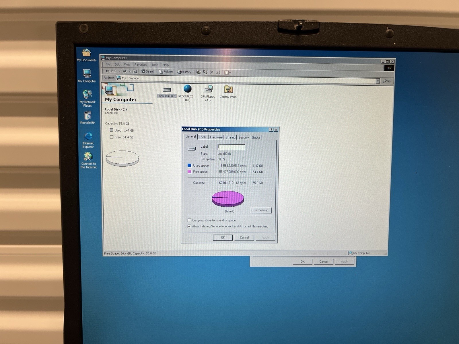 Dell Latitude C840 Laptop Pentium 4 512MB RAM 60GB HD FDD CD WINDOWS 2000 READ