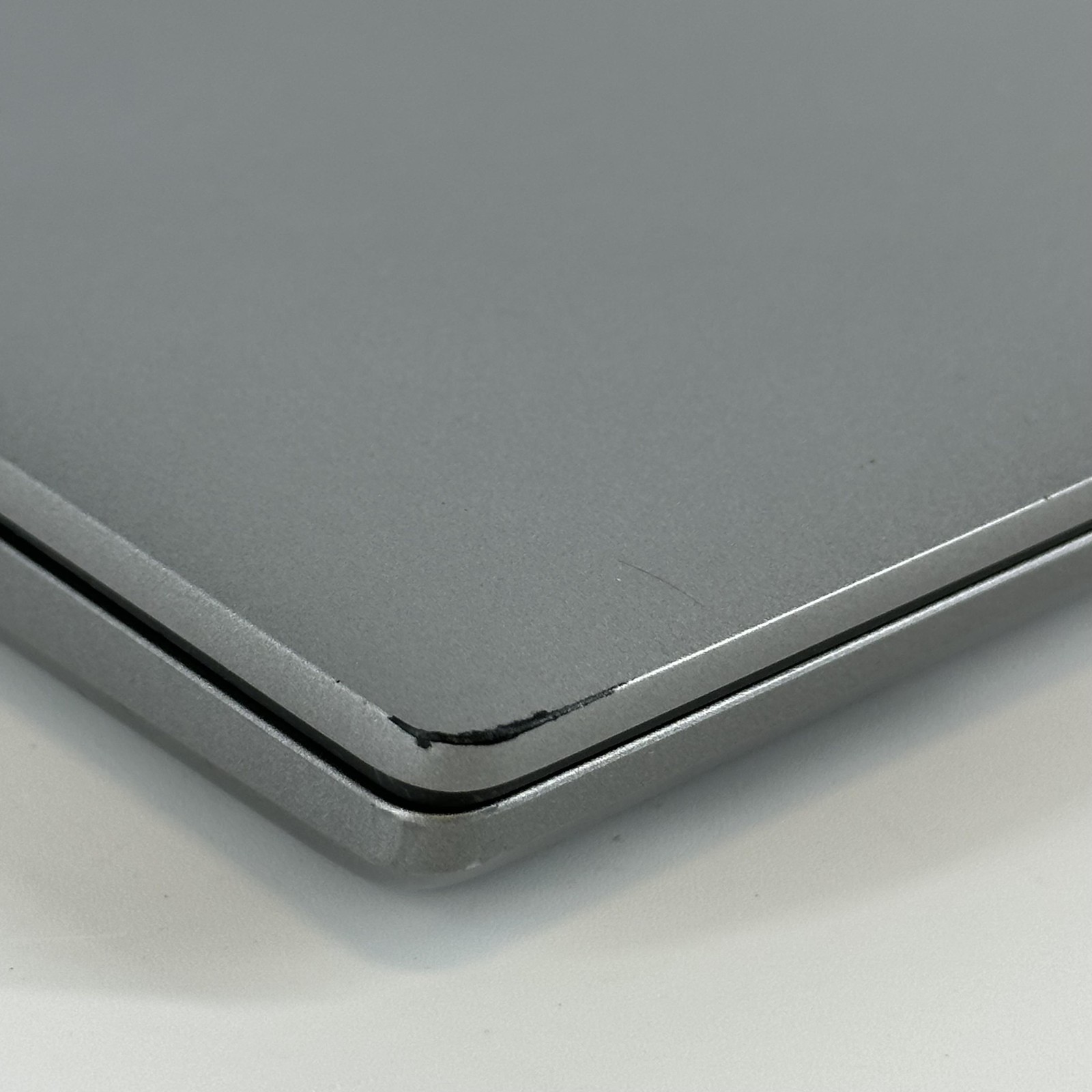 Dell Precision 3571 15 FHD 2.4GHz i7-12800H 16GB 2TB SSD T600 SMOKE/HERBAL ODOR