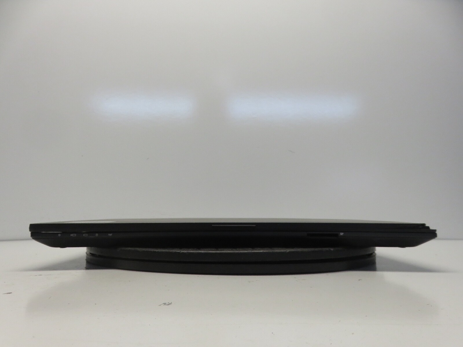 Fujitsu LifeBook U749 Intel i5-8365U 1.6GHz 4 GB NO HDD No Batt