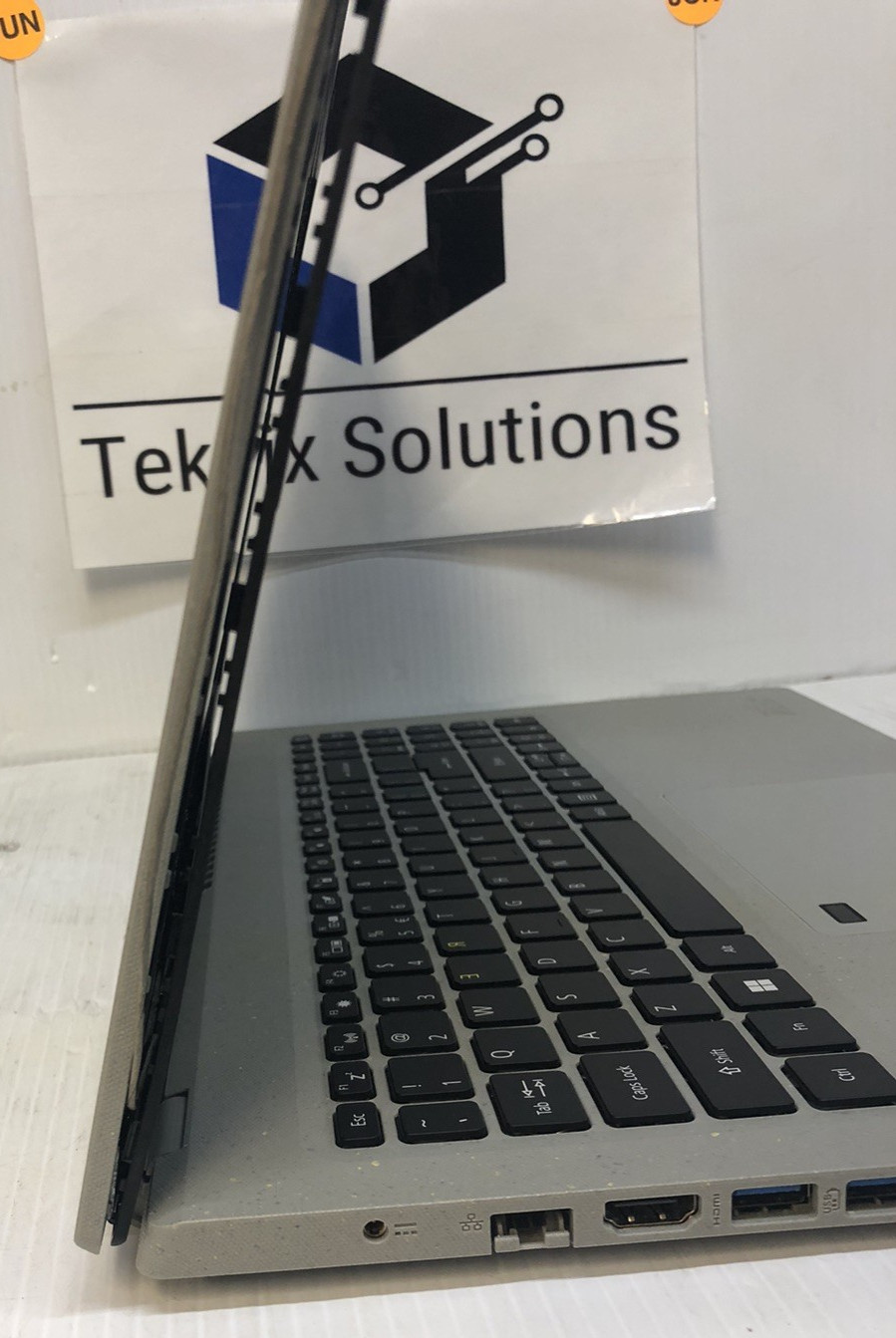 Aspire Vero AV15-51-5155 Green Laptop | i5-1155G7 | 8GB | NO SSD/OS *Bad Hindge*
