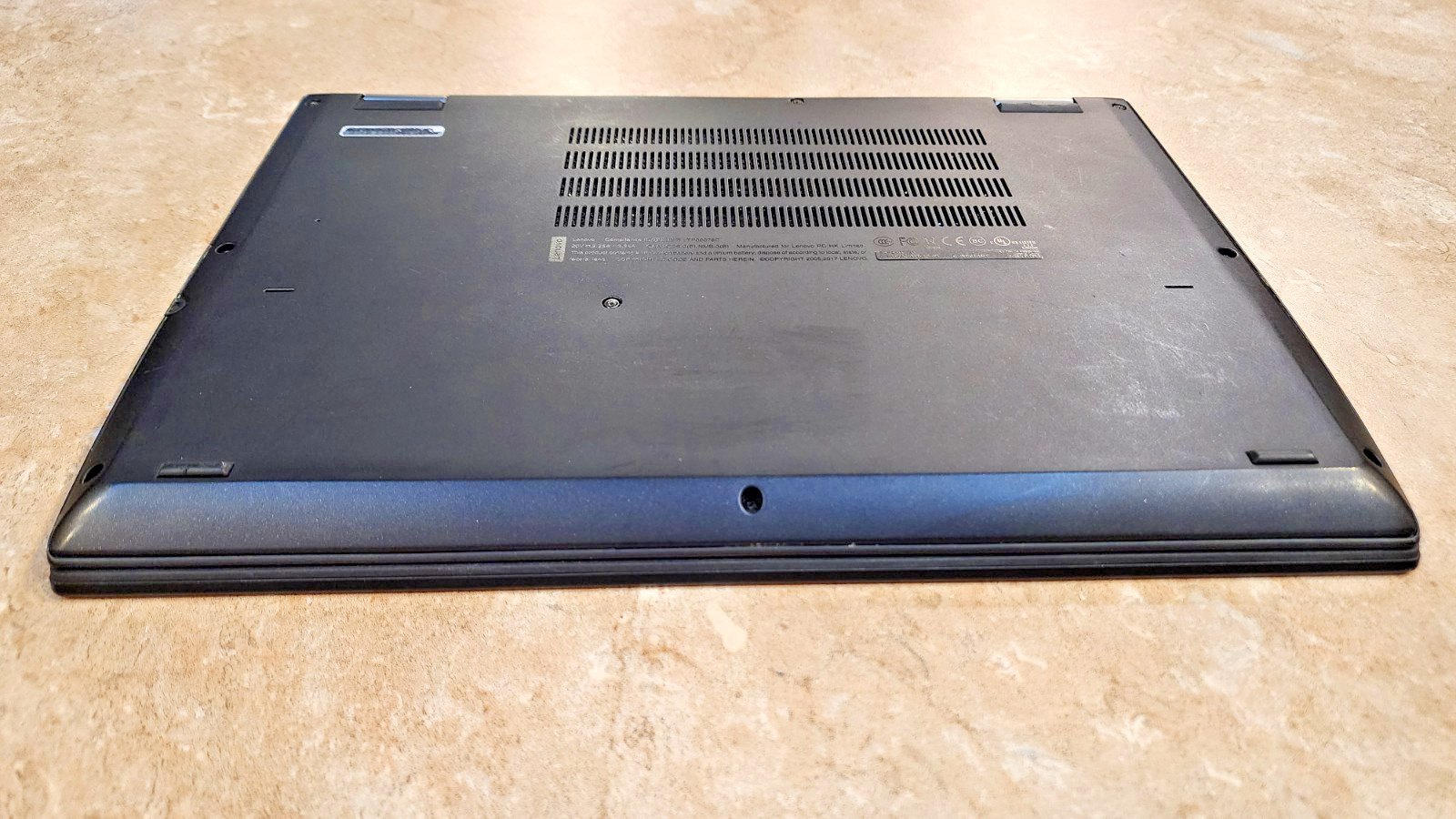 2-in-1 Lenovo ThinkPad X390 13″ FHD Quad-Core i5-8250U 8GB RAM 128GB SSD Laptop