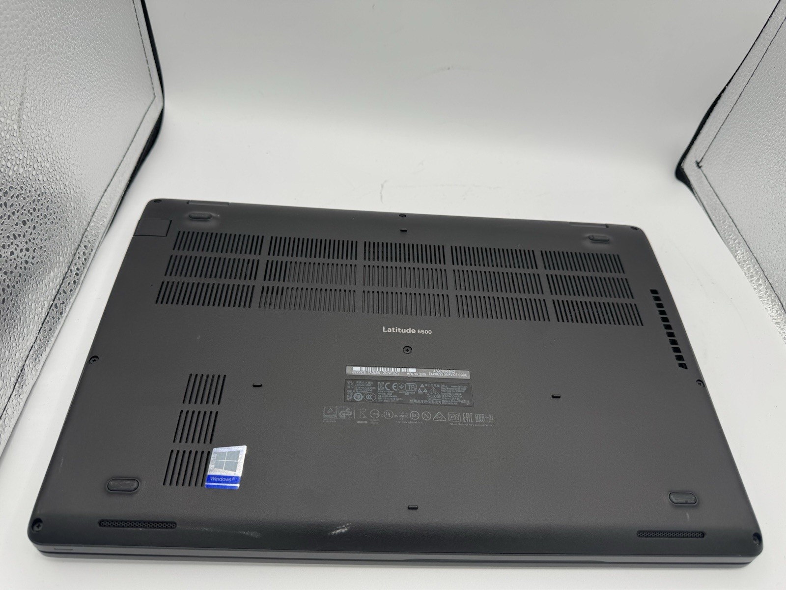 Dell Latitude 5500 15.6″ FHD Quad-Core i5-8365U 8GB 256gb SSD Webcam Win 11 Pro