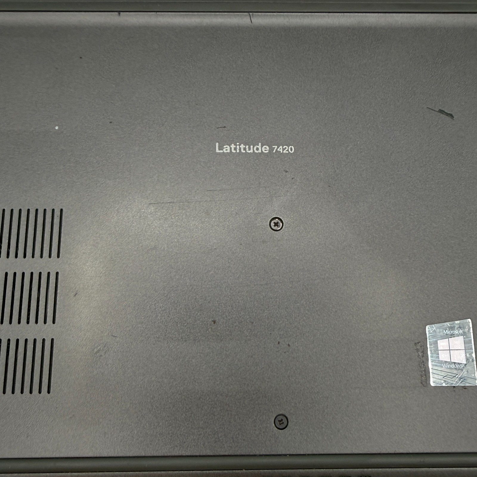 Dell Latitude 7420 i7-1185G7 16GB RAM 256GB SSD 14″ FHD Win 11 Pro Laptop Fair