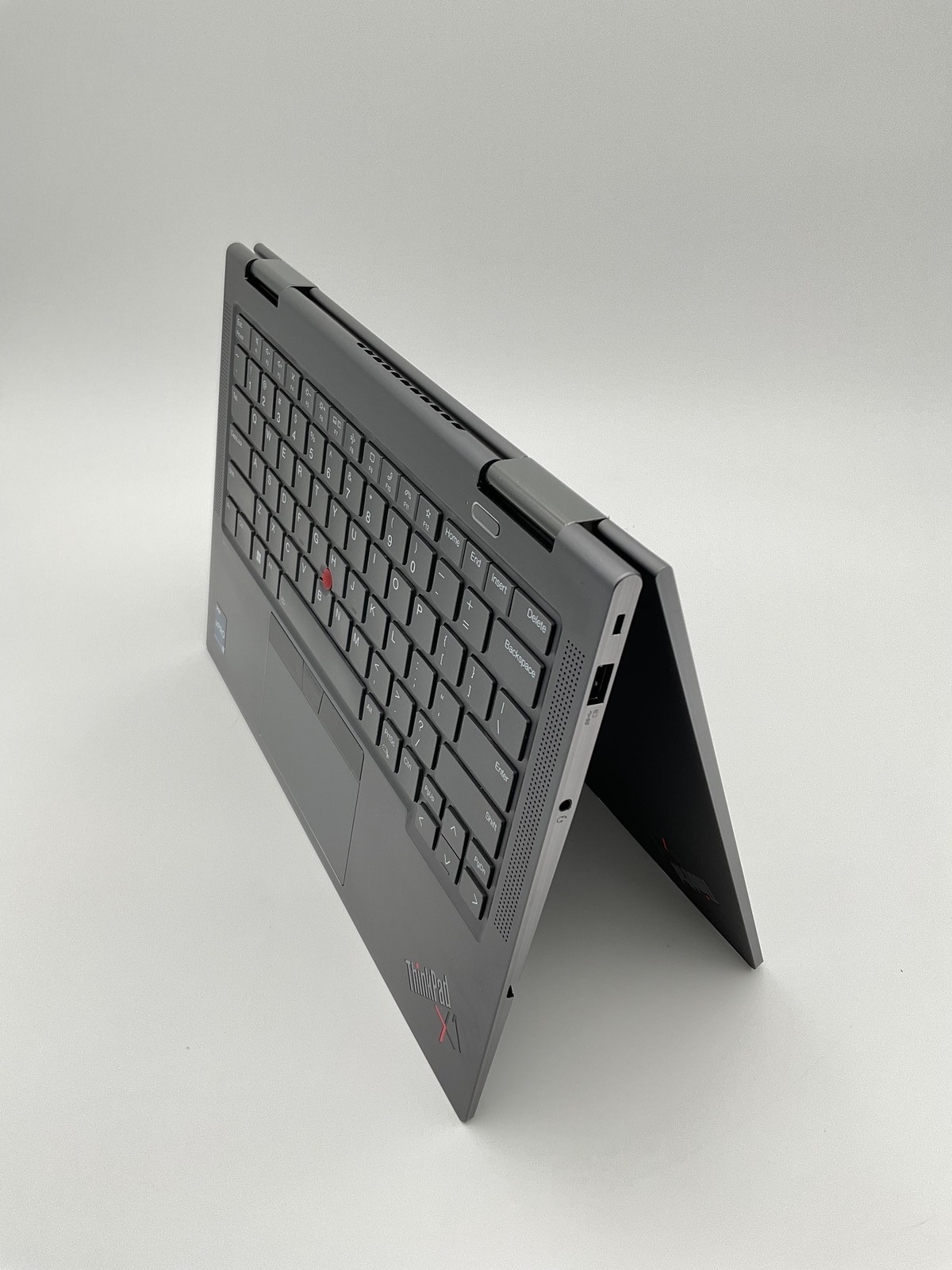 Lenovo THINKPAD X1 YOGA GEN 7 14″ TS i7 12th 512GB 32GB RAM-Win11Pro- Excellent