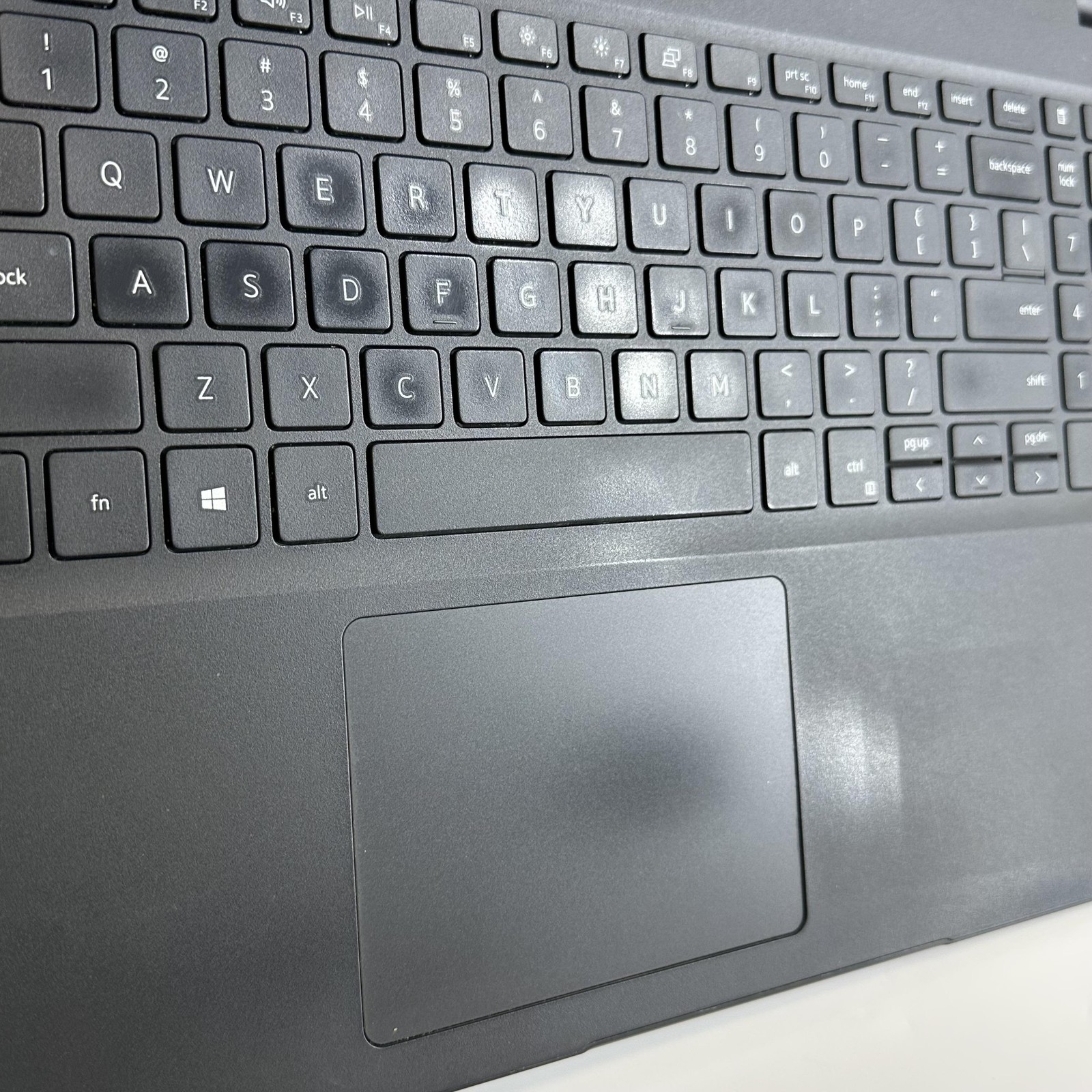 Dell Latitude 3510 15.6 Gray FHD i7-10510U 1.80GHz 16GB 256GB SSD Good