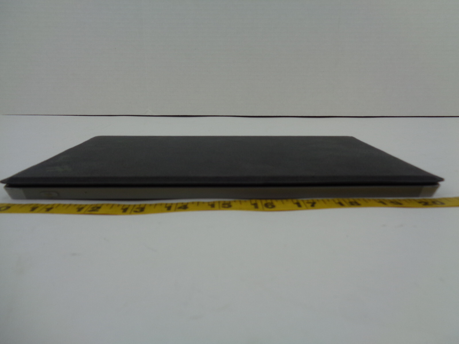 Microsoft Surface RT Tablet with Keyboard & Charger 64GB 2 GB RAM Touchscreen B