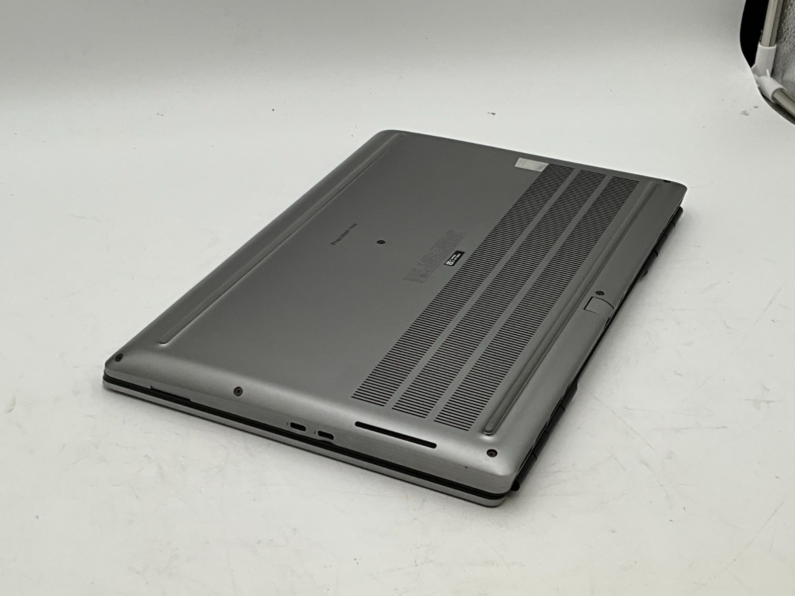 DELL Precision 7550 i7-10850H 2.70gh 32gb 512gb T2000 15.6″ LAPTOP GFP2043