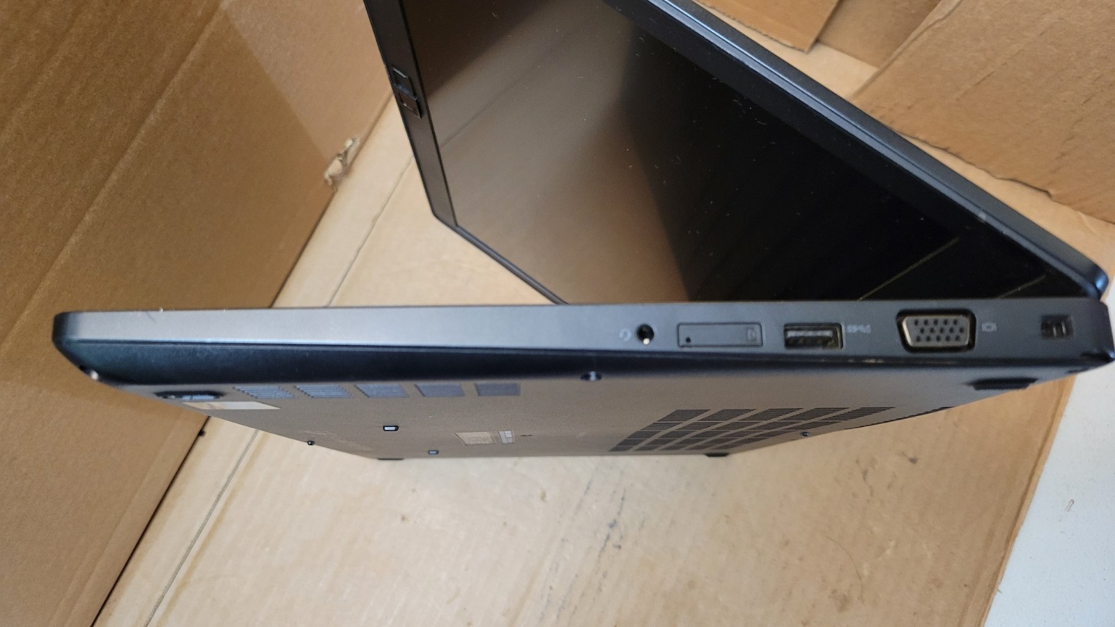 Dell Precision 3520 Laptop | i7-7820HQ 2.9GHz | 32GB RAM | 1TB SSD | Win 10 Pro